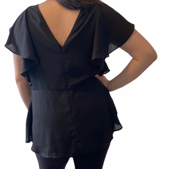 Black flutter top - Picture 2 of 2